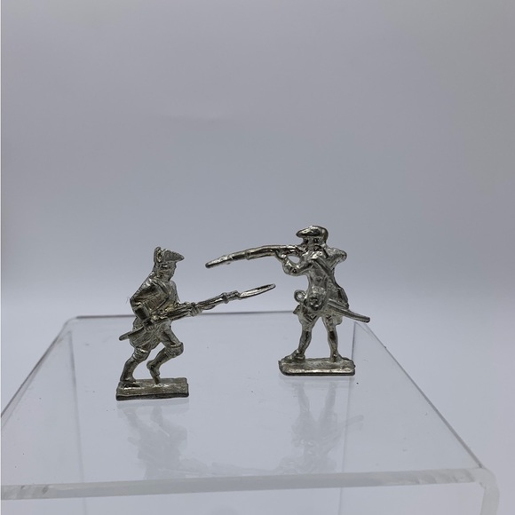 2 Vintage Miniature Civil War Led Musketeers Toy Figures - Picture 4 of 8